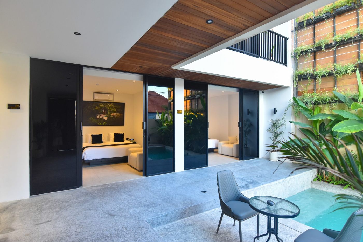 Standard Suite