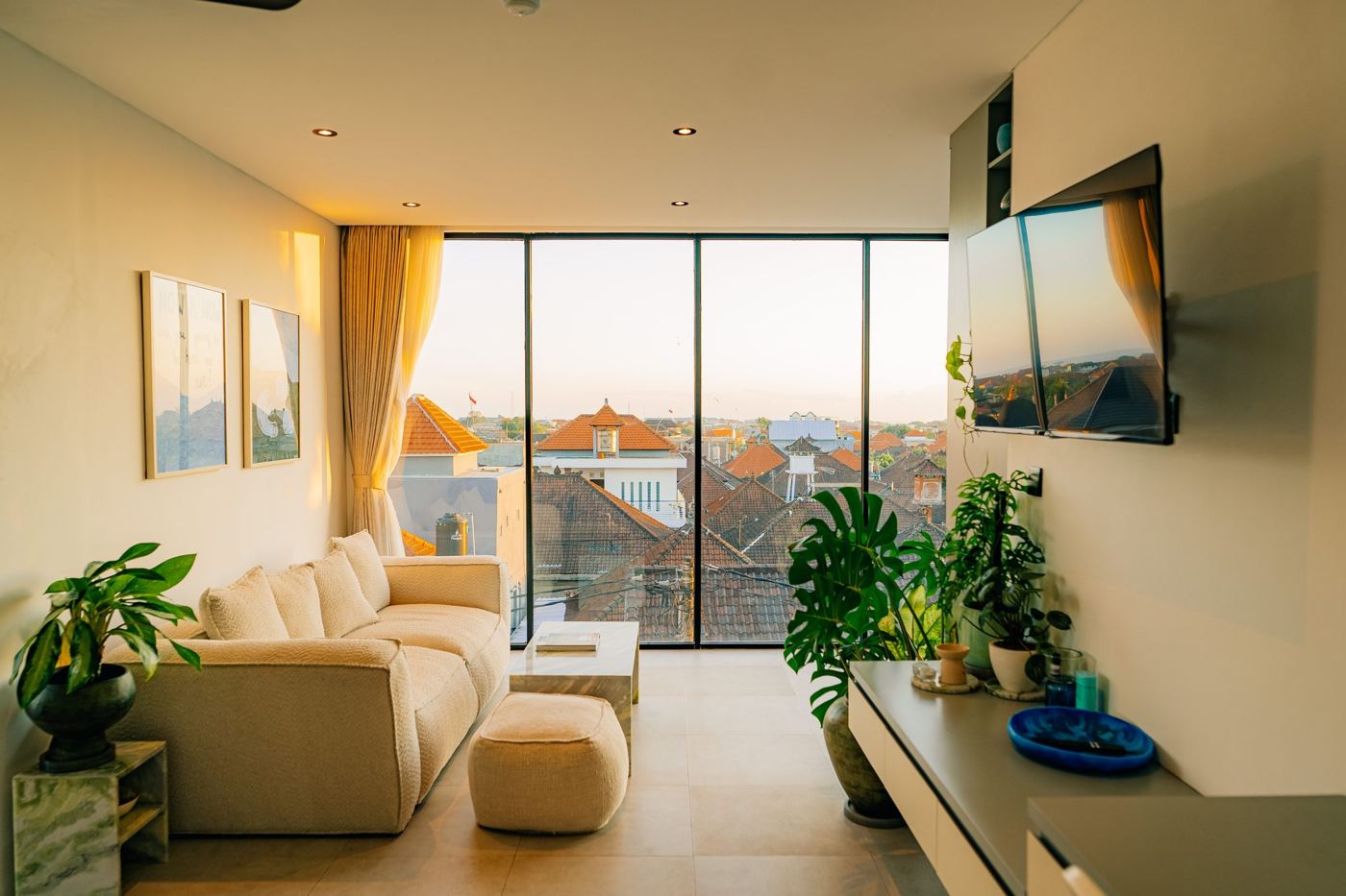 Deluxe Suite 203