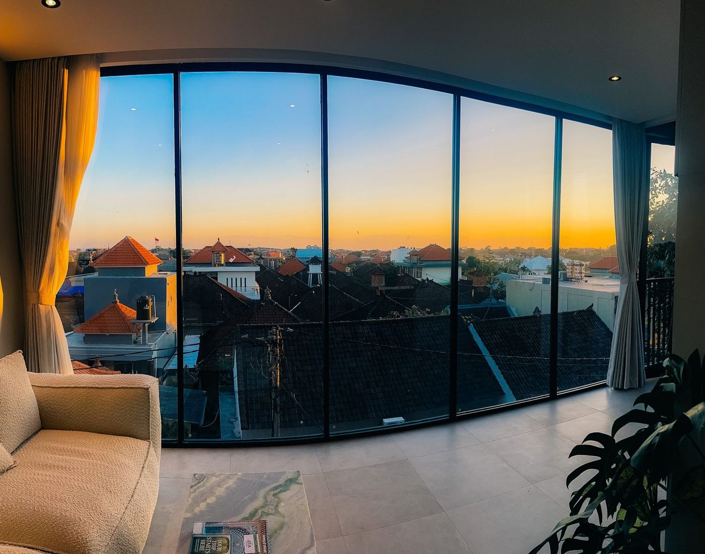 Deluxe Suite 203